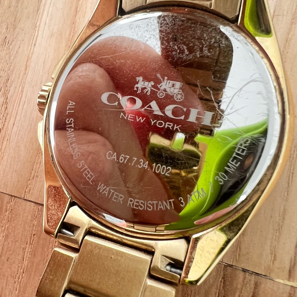 Coach New York ladies gold tone classic dress watch NEW BATTERY - Picture 9 of 14